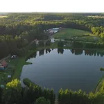 Prázdninový dům Mazurski Papy Smerfa Plaza Pomost Jezioro Prywatny Staw Gospodarstwo Pasieka Lesniewo (Ketrzyn)