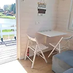 Prázdninový dům Mazurski Papy Smerfa Plaza Pomost Jezioro Prywatny Staw Gospodarstwo Pasieka *