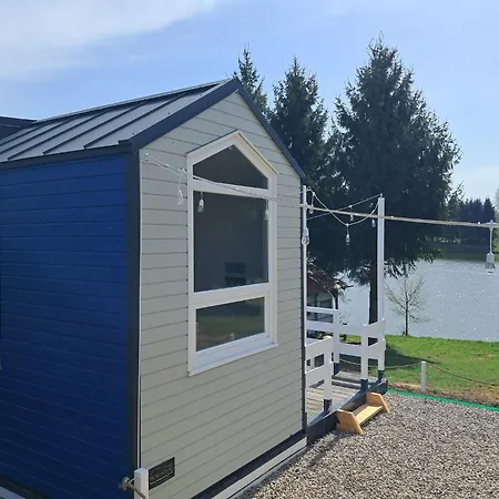 Σπίτι διακοπών Mazurski Papy Smerfa Plaza Pomost Jezioro Prywatny Staw Gospodarstwo Pasieka Lesniewo (Ketrzyn)